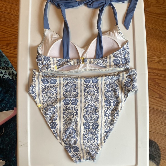 Summersalt bikini TOP - bottom is sold separately - Picture 3 of 3